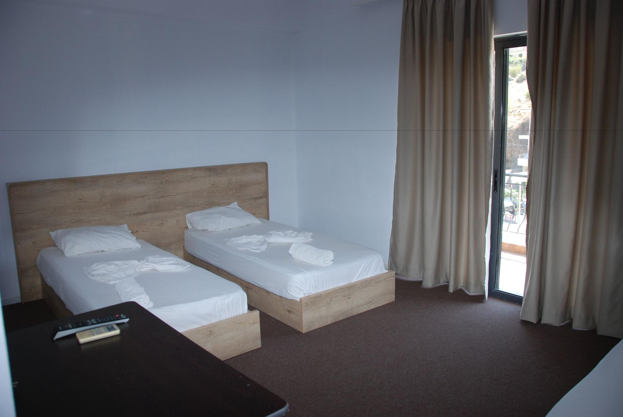 Hotel Freskia Sarandë Exterior foto