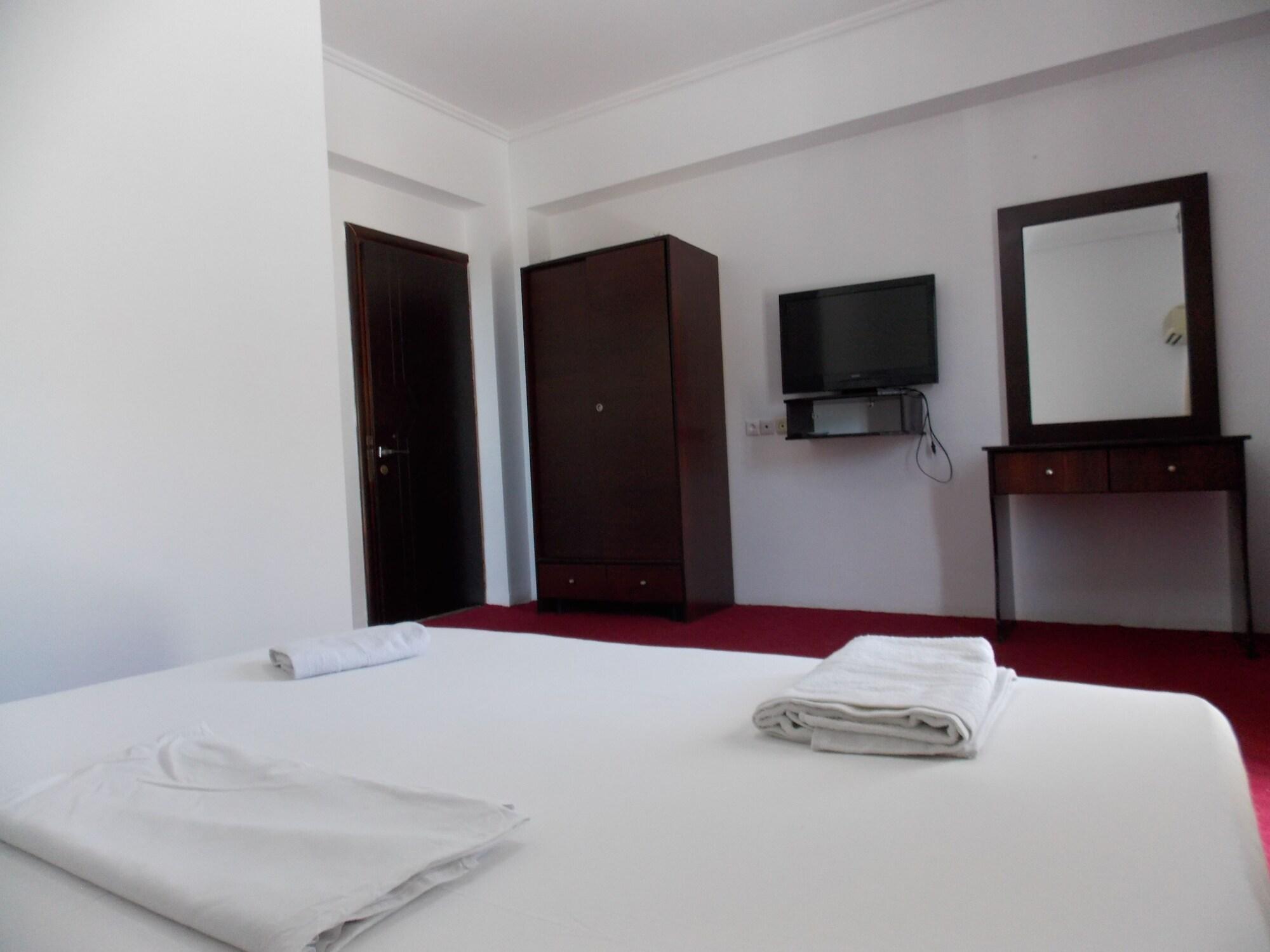Hotel Freskia Sarandë Exterior foto