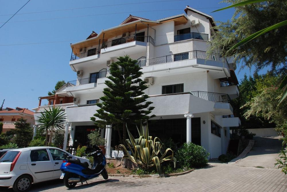 Hotel Freskia Sarandë Exterior foto