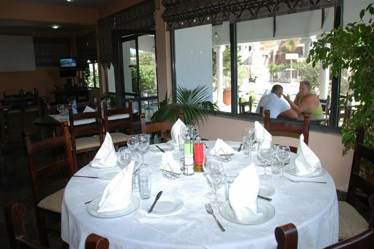 Hotel Freskia Sarandë Exterior foto